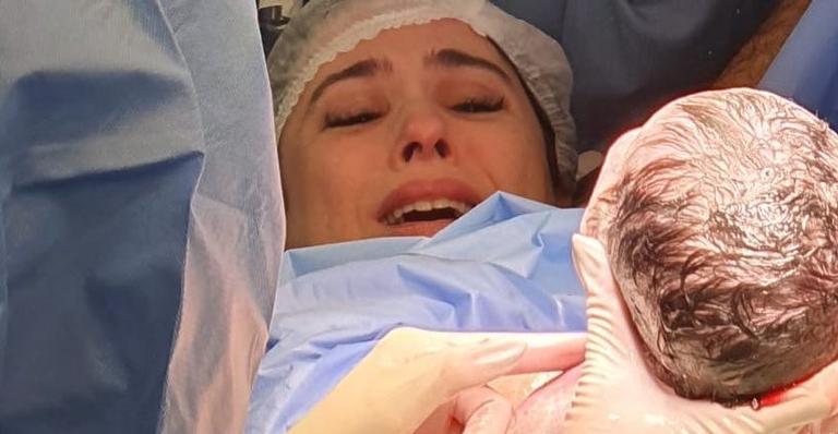 Mudou de ideia? Tatá Werneck apaga vídeo que revela nome da bebê recém-nascida