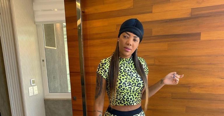 Mão boba? Ludmilla e Brunna Gonçalves elevam temperatura de rede social com clique ousado