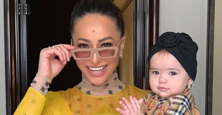 Mêsversário temático! Zoe Sato comemora 11 meses com fantasia especial