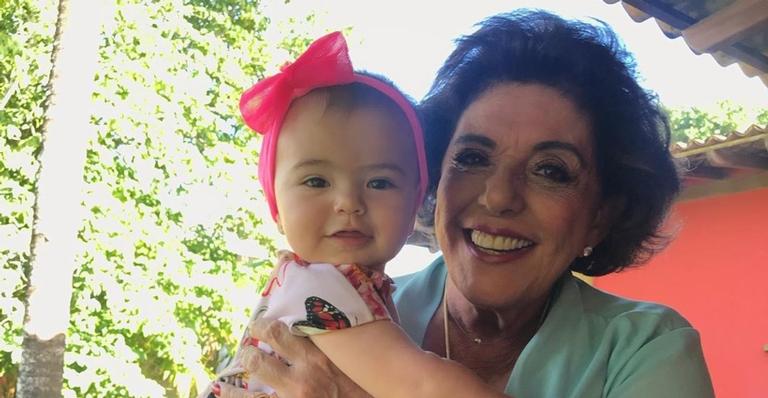 Leda Nagle celebra mêsversário de Zoe Sato com sequência de fotos encantadora: ”Muito Amor”