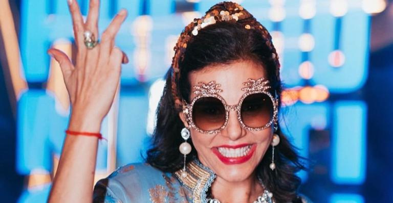 Narcisa Tamborindeguy leva tombo hilário ao dançar funk em premiação e brinca: ”Altos e baixos”