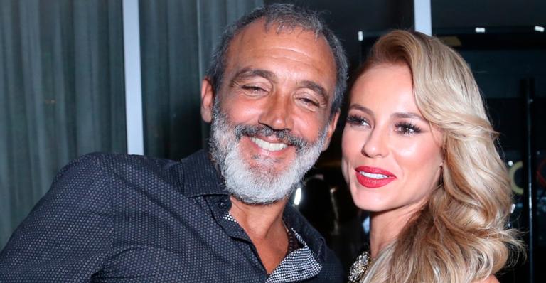 Com 36 anos de diferença, ex de Paolla Oliveira, Papinha faz rara aparição ao lado de nova namorada