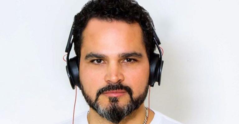 Eita! Luciano Camargo espanta web ao mostrar item gigante de luxo em sua mansão; veja
