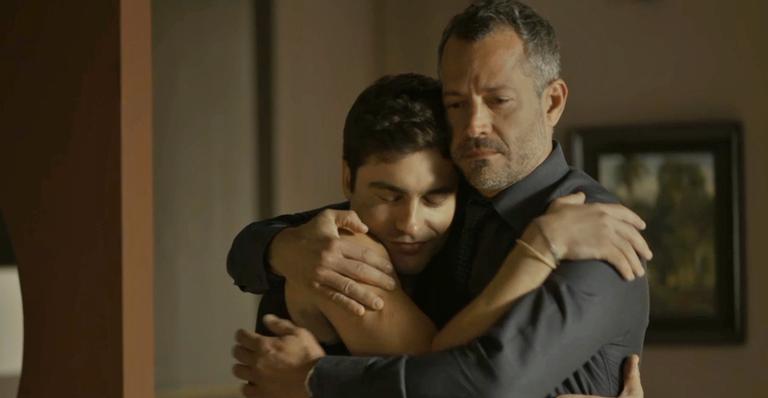 ‘A Dona do Pedaço’: Agno e Leandro se casarão com direito a beijão em últimas cenas da novela