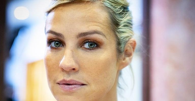Luana Piovani revela culpa em deixar os filhos para ir namorar: ”Difícil mas é preciso”