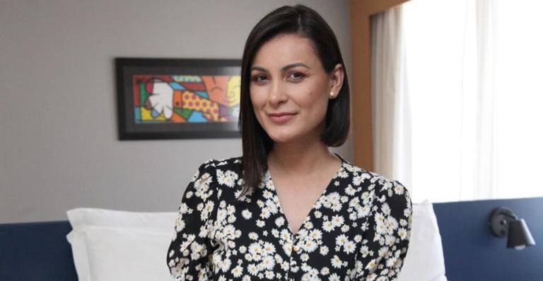 Andressa Urach relembra passado e publica montagem de antes e depois: ”Vereis a diferença”