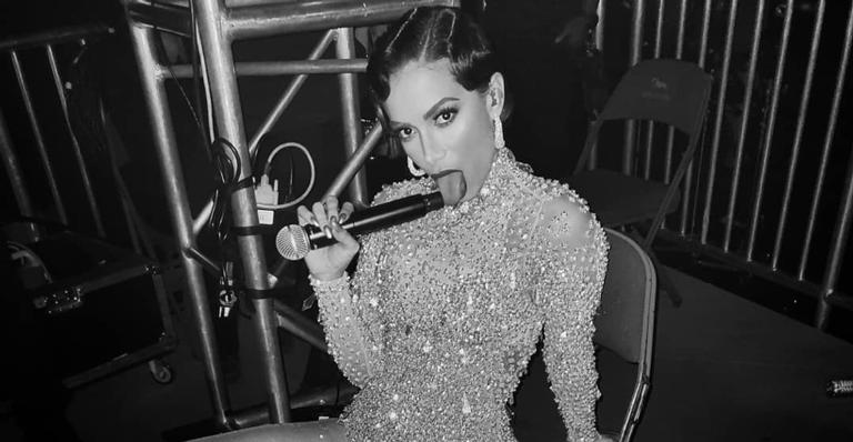 Anitta declara que prefere cantar espanhol e falar inglês: ”Já não é mais cômodo o português”