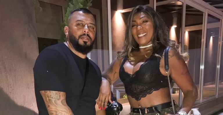 Mãe de Ludmilla comemora mais um mês de namoro com ex-segurança da filha: ”Amor meu”