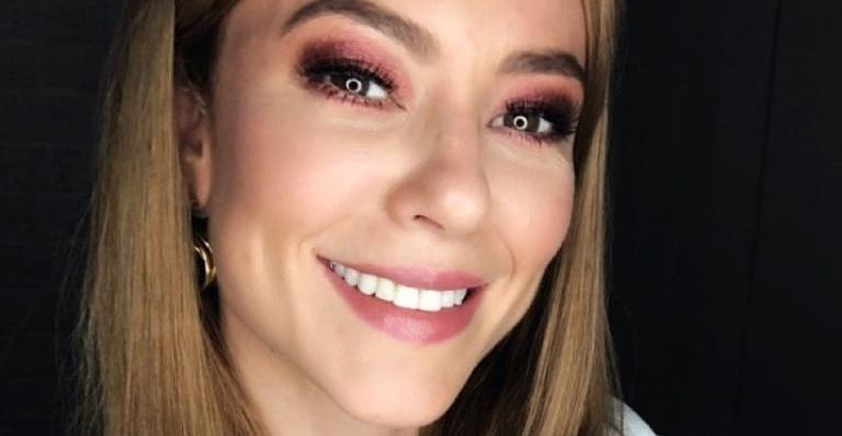 Despedida! Paolla Oliveira compartilha sequência de cliques ao lado da equipe de ‘A Dona do Pedaço’