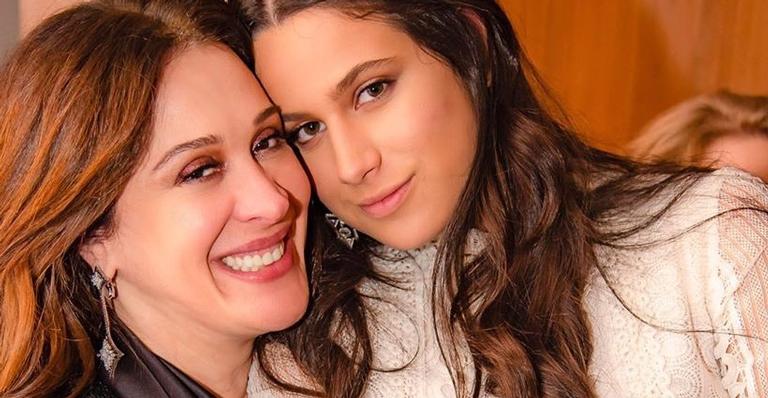 Eita! Claudia Raia recebe áudio da filha de 16 anos com pedido inusitado