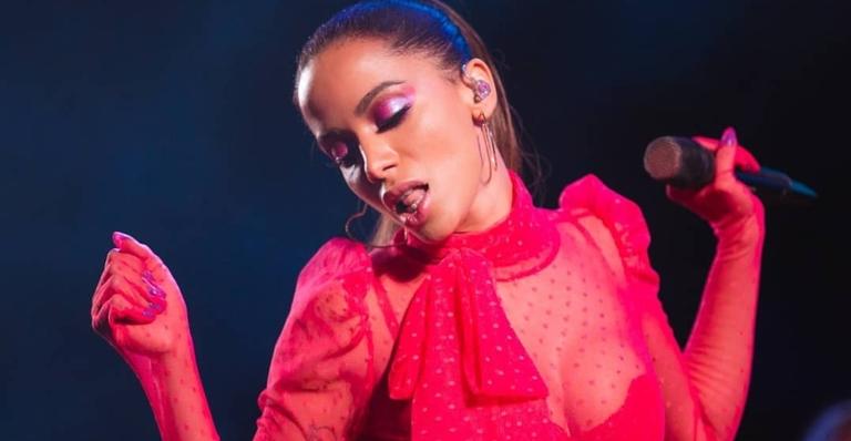 Anitta já faturou 80 milhões com publicidades só neste ano, diz jornalista