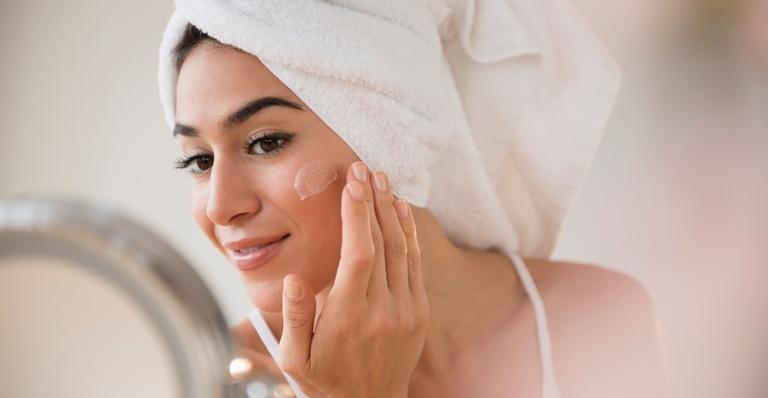 Quer ter uma pele sem cravos e espinhas? Então você precisa conhecer esses produtos!