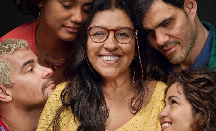 ‘Amor de Mãe’ bate recorde de audiência e é a melhor estreia de novela em seis anos