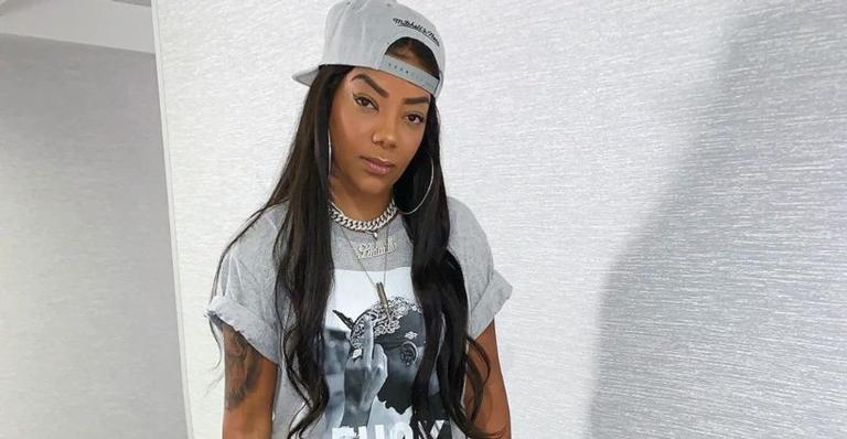 Em clique íntimo, Ludmilla mostra cabelo natural e detalhe ousado chama atenção