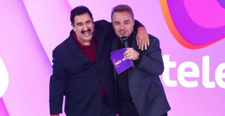 Ratinho se emociona ao dar adeus à Gugu Liberato: ”Estava procurando a paz”