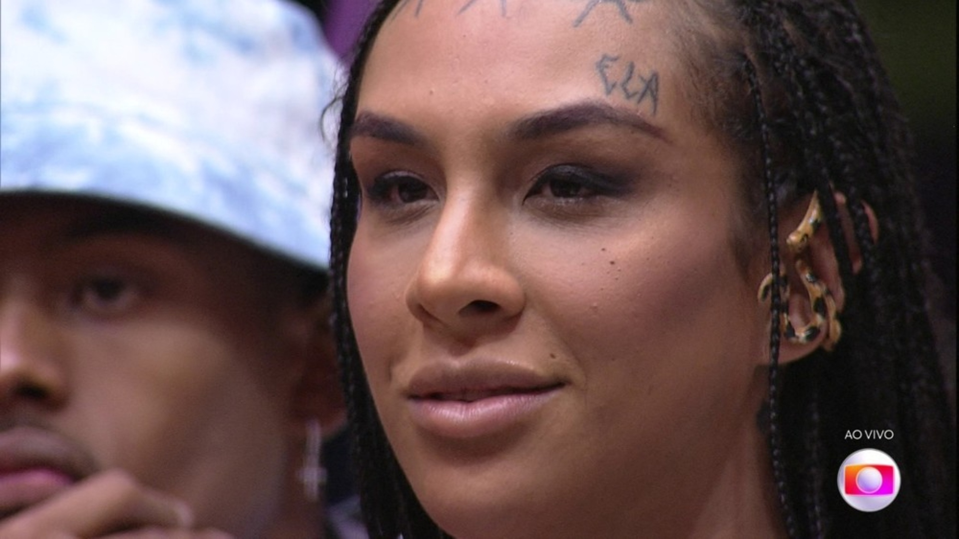 BBB22: Ao vivo, Linn da Quebrada explica motivo de ter tatuado “Ela” em seu rosto