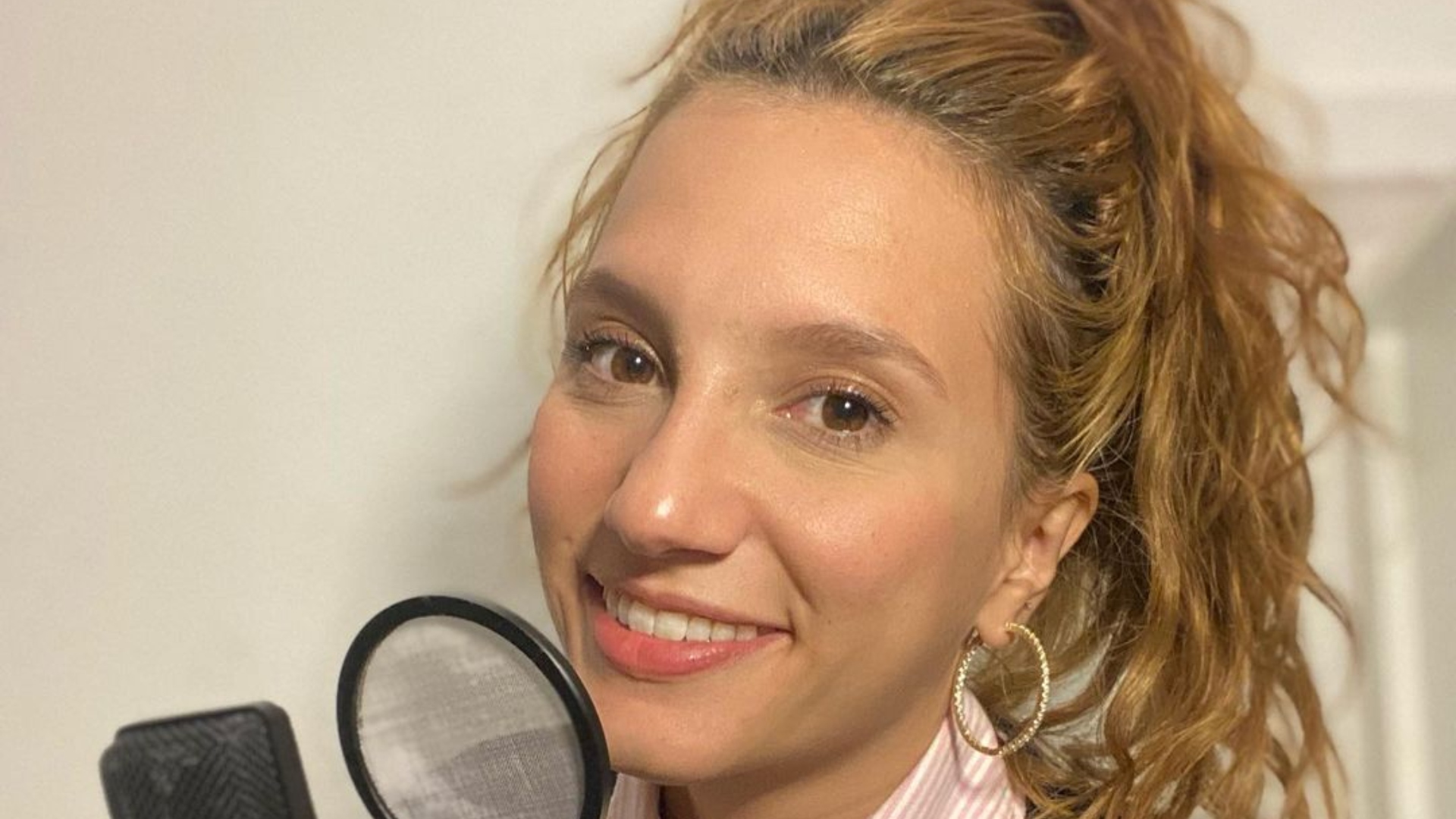 “A vida é cheia de tabus e eu falo sobre eles para torná-los mais leves”, dispara Lorena Comparato sobre assuntos na sociedade