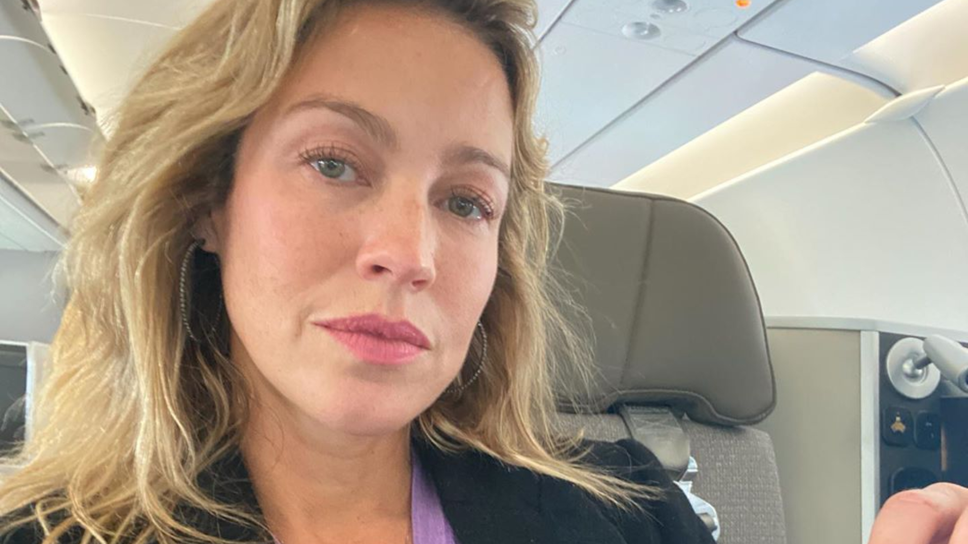 Luana Piovani reclama de valor da pensão dos filhos e alfineta Pedro Scooby