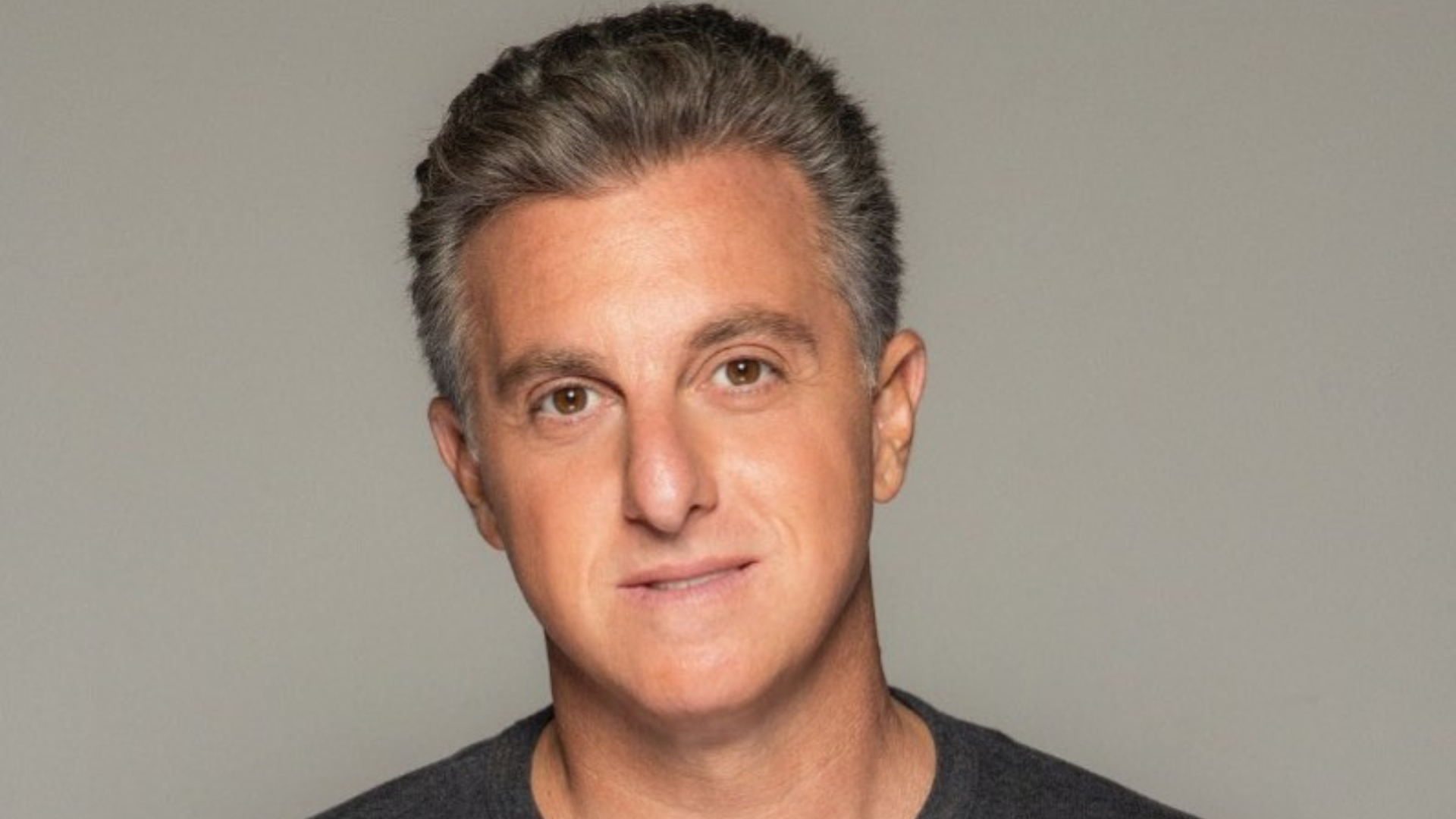 Luciano Huck assumirá a programação de domingo em setembro
