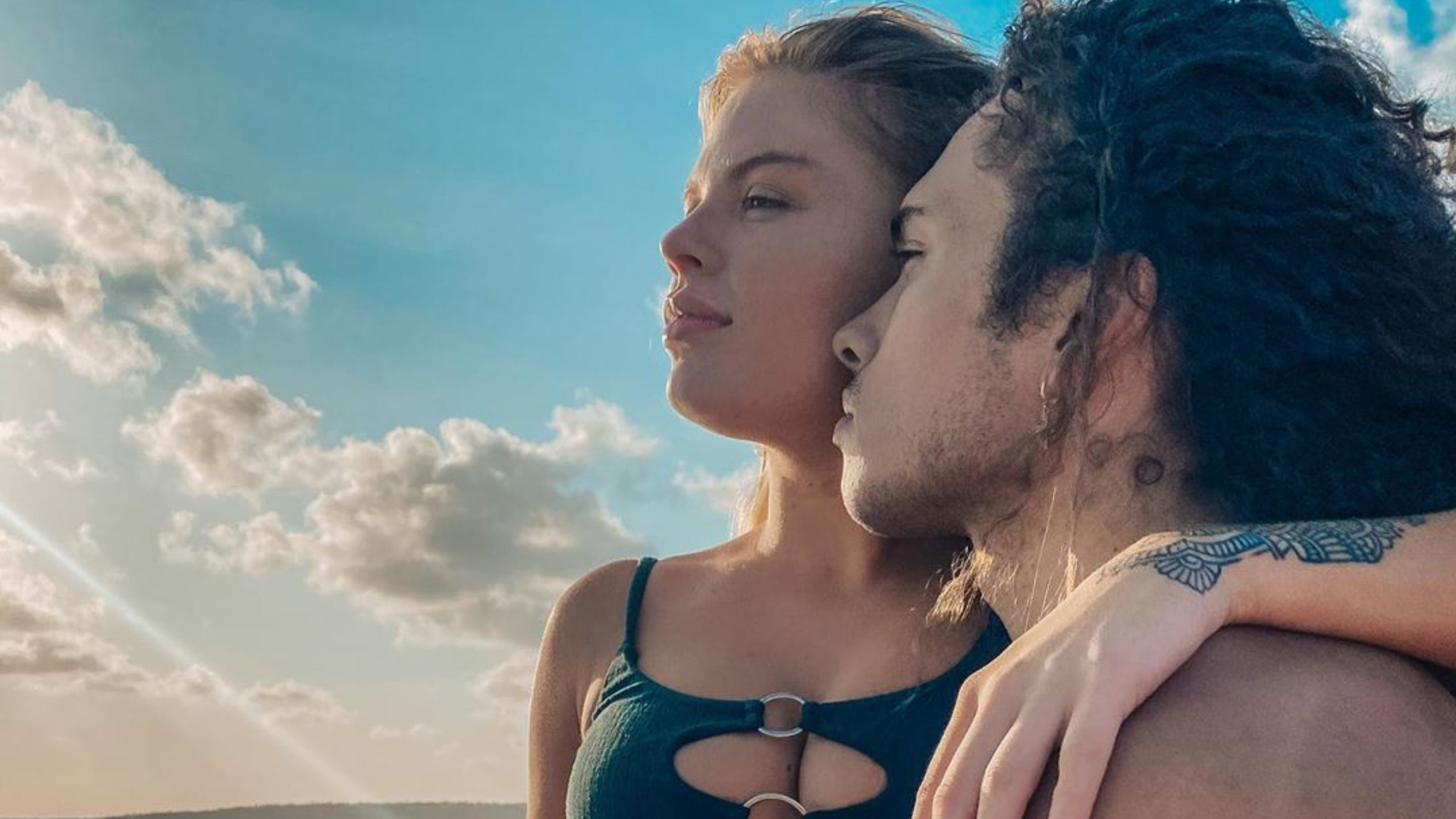 Vitão desabafa sobre haters após assumir namoro com Luísa Sonza: “Bate um questionamento”