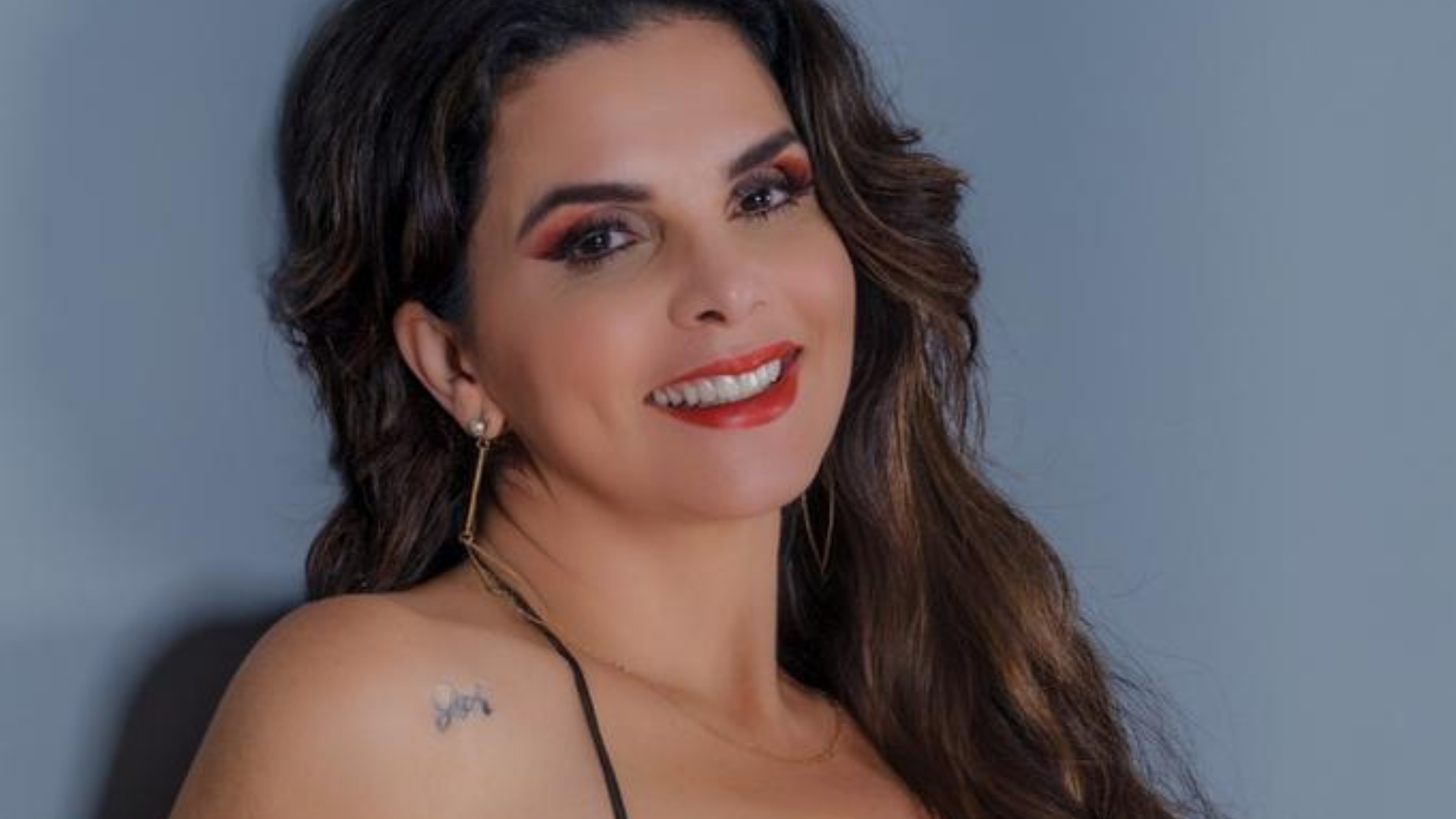 Aos 50 anos, Luiza Ambiel recria foto da Banheira do Gugu