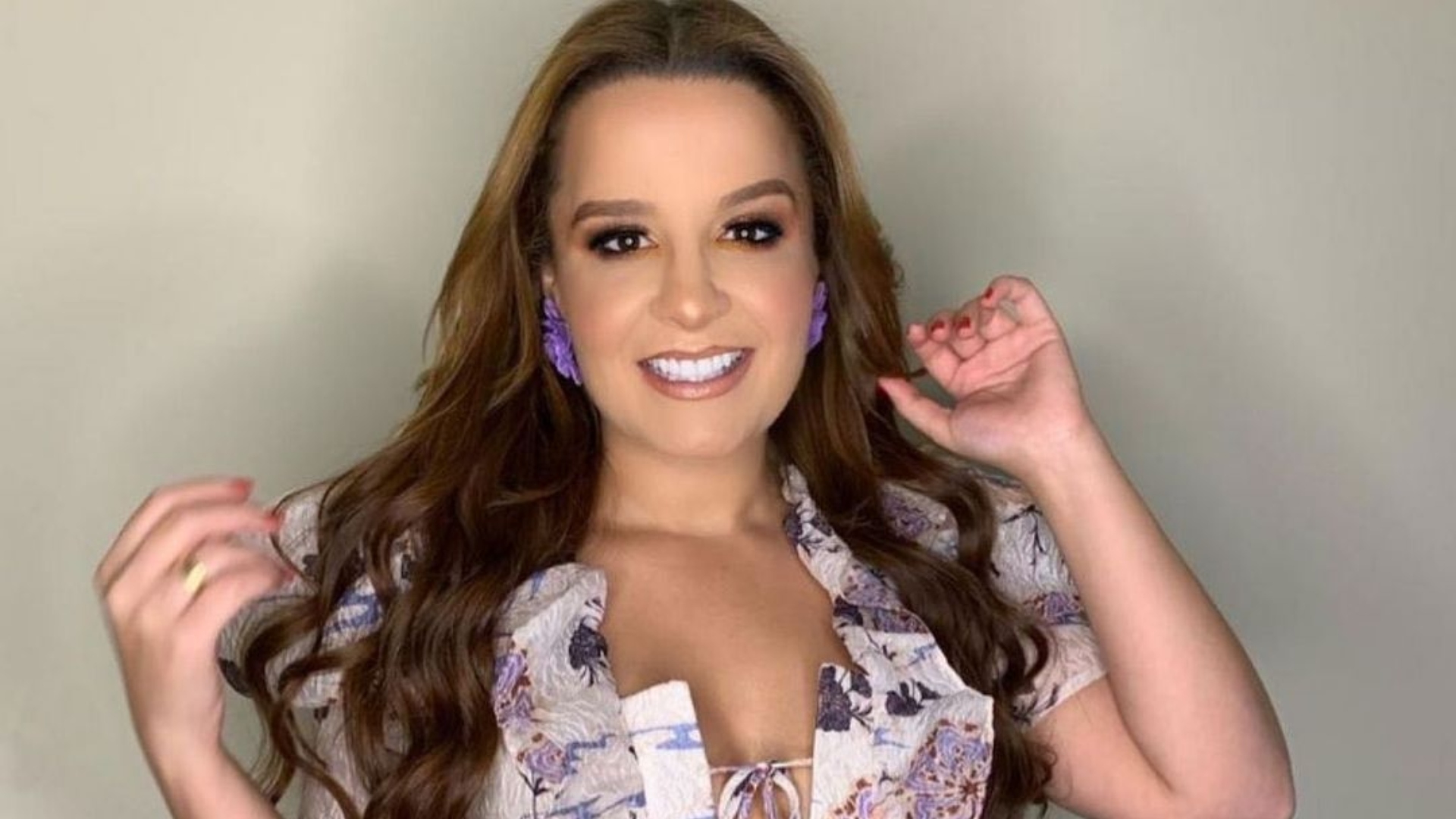Maiara sensualiza de maiô e fãs alfinetam Fernando Zor: “Não volte”
