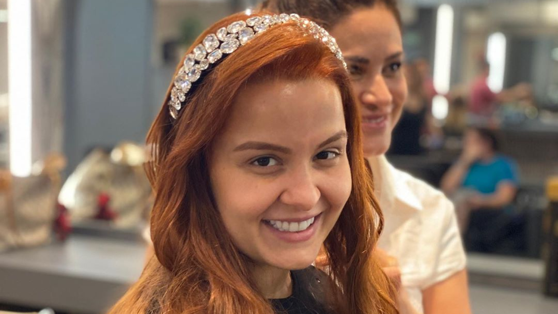 Após plásticas, Maiara convida fãs para show especial e instiga seguidores: “Agora estou de peitos novos”