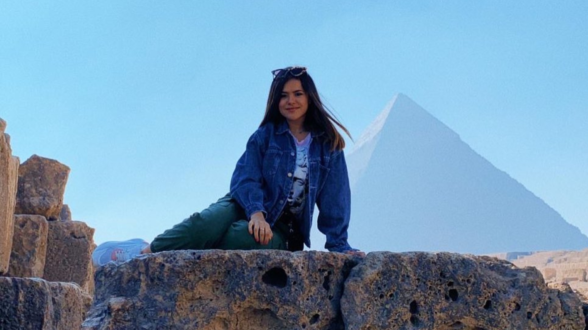Natural! Maísa Silva mostra seus cachos e serve de inspiração para meninas