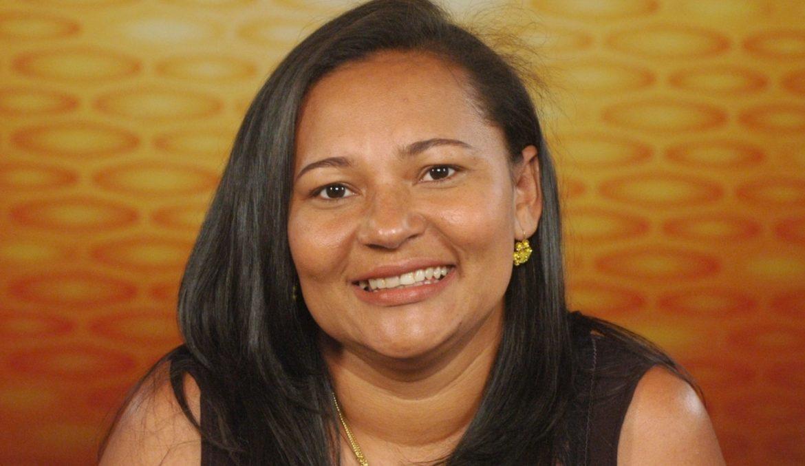 Lembra dela? Mara Viana, do BBB 6, conta o que fez com o dinheiro do prêmio
