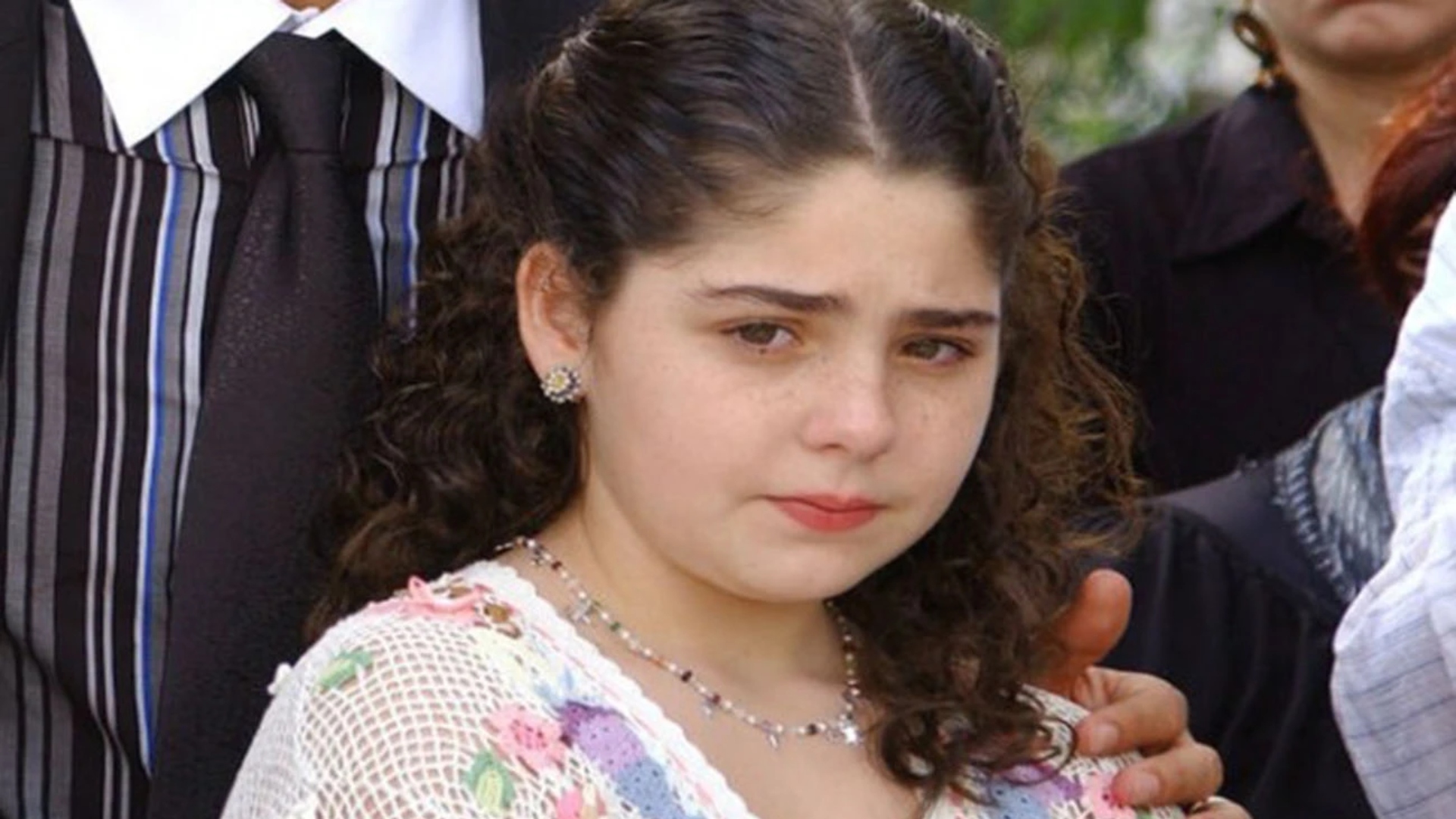 Lembra ela? Ex-atriz mirim de ‘Chocolate com Pimenta’ e ‘Senhora do Destino’ se casa em cerimônia luxuosa