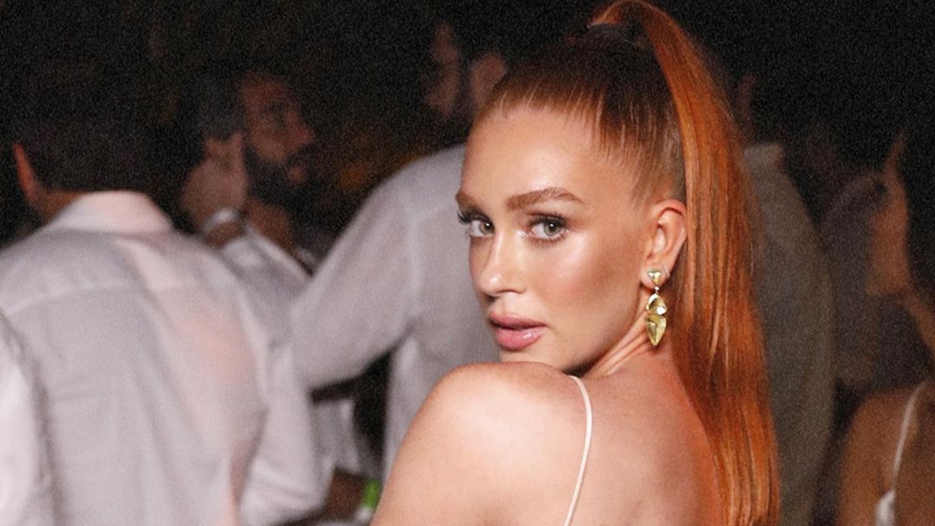 Durante live com Manu Gavassi, Marina Ruy Barbosa revela ter problemas com a autoestima