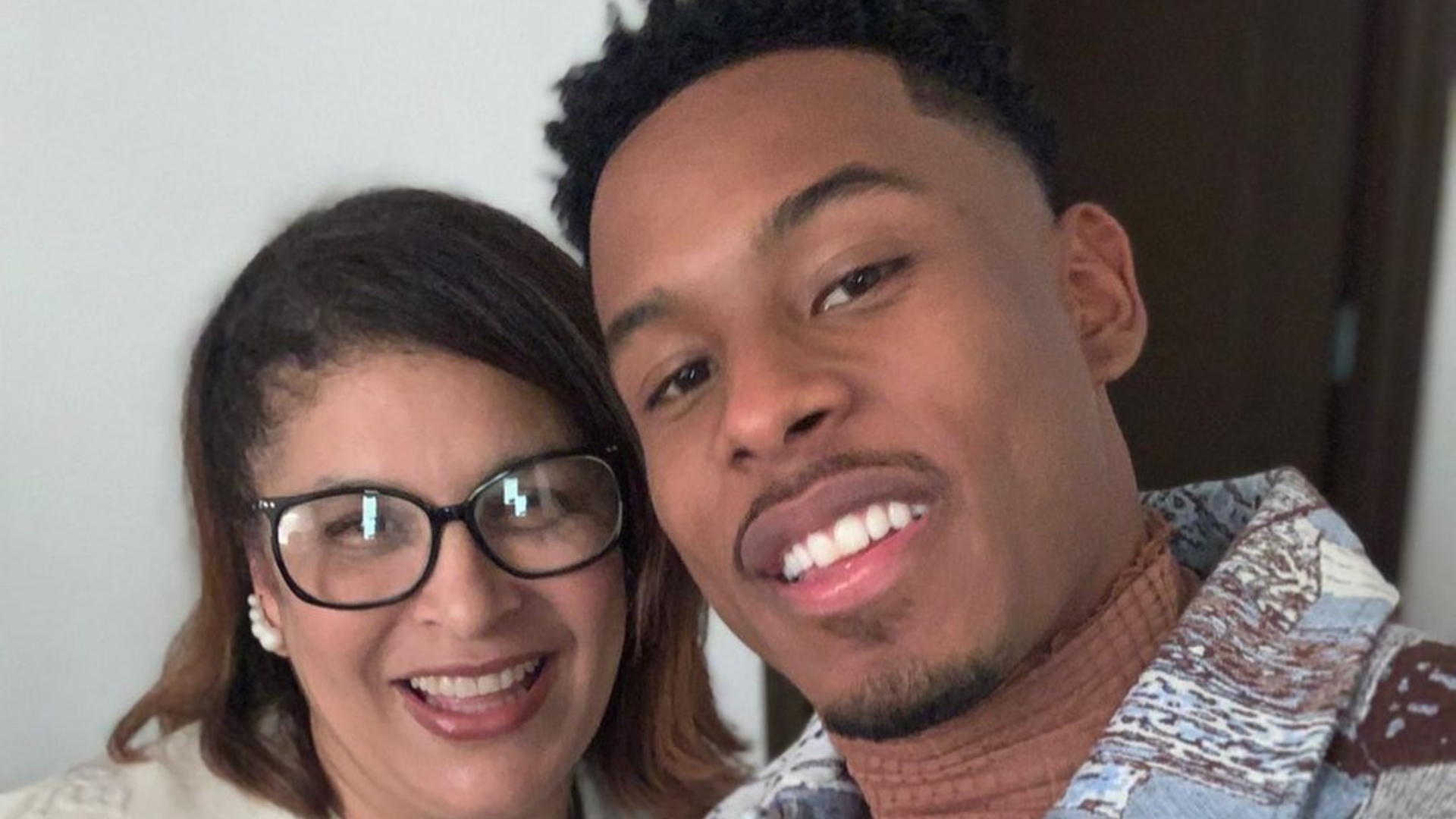 Paulo André surpreende mãe com o carro que ganhou no BBB22: “Me motivava a vencer”