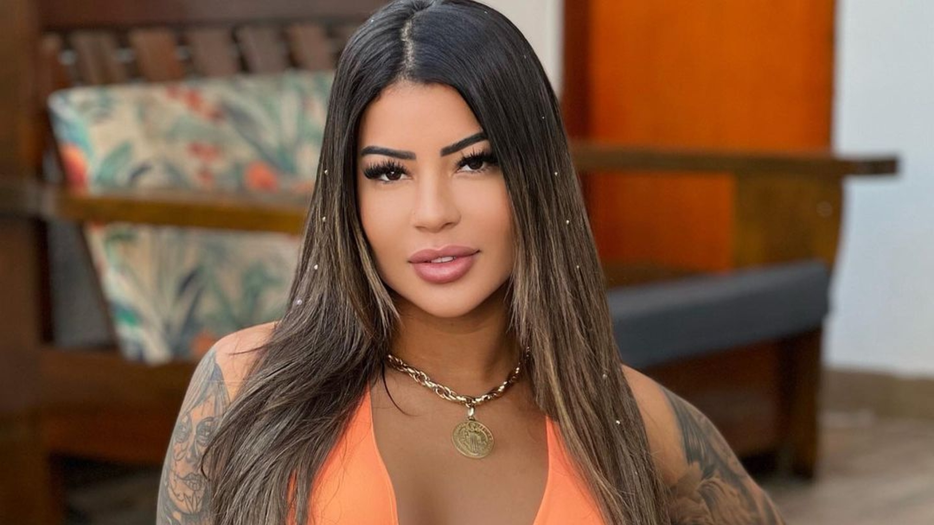 Influencer deixa fãs preocupados ao aparecer ensanguentada e denunciar agressão