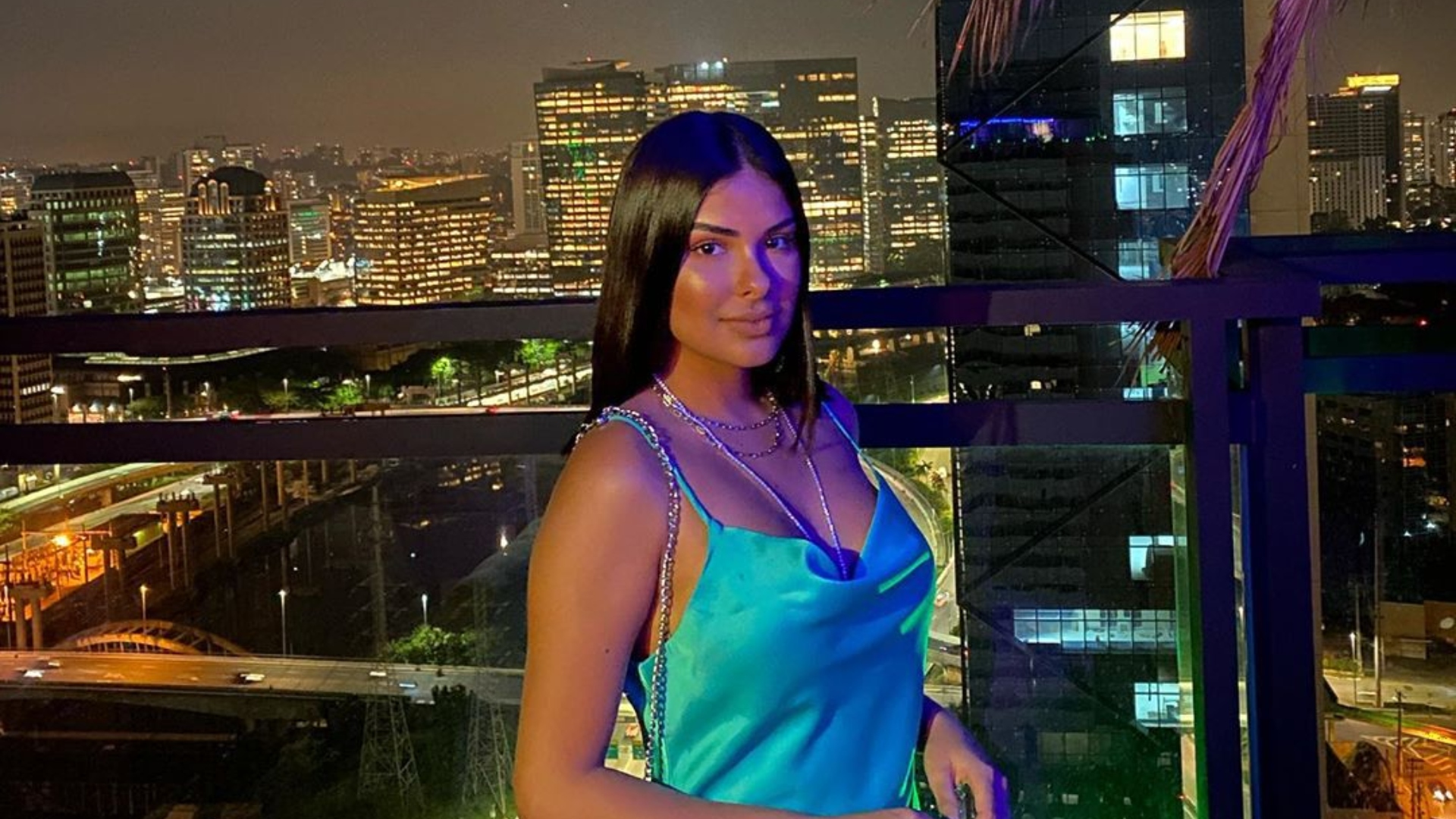 A nova loira do tchan? Munik Nunes muda visual e deixa todos babando: “Dona da beleza toda”