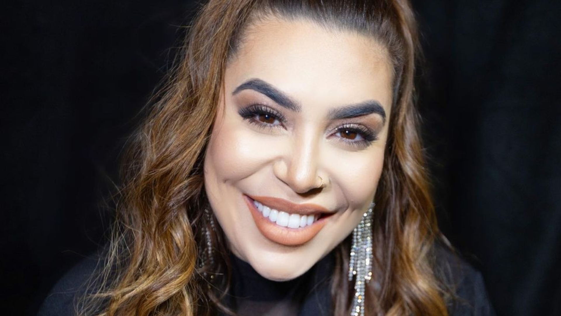Naiara Azevedo parte em defesa de Vyni e alfineta Eslovênia