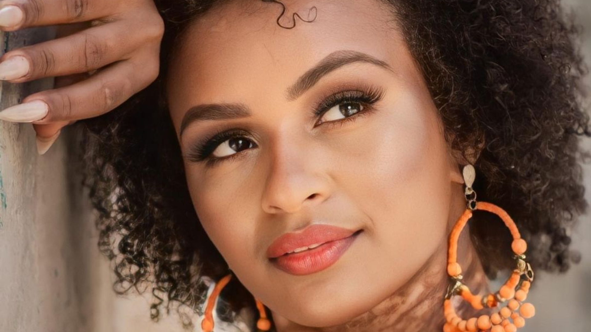 Ex-BBB22 Natália Deodato dá detalhes sobre casamento polêmico