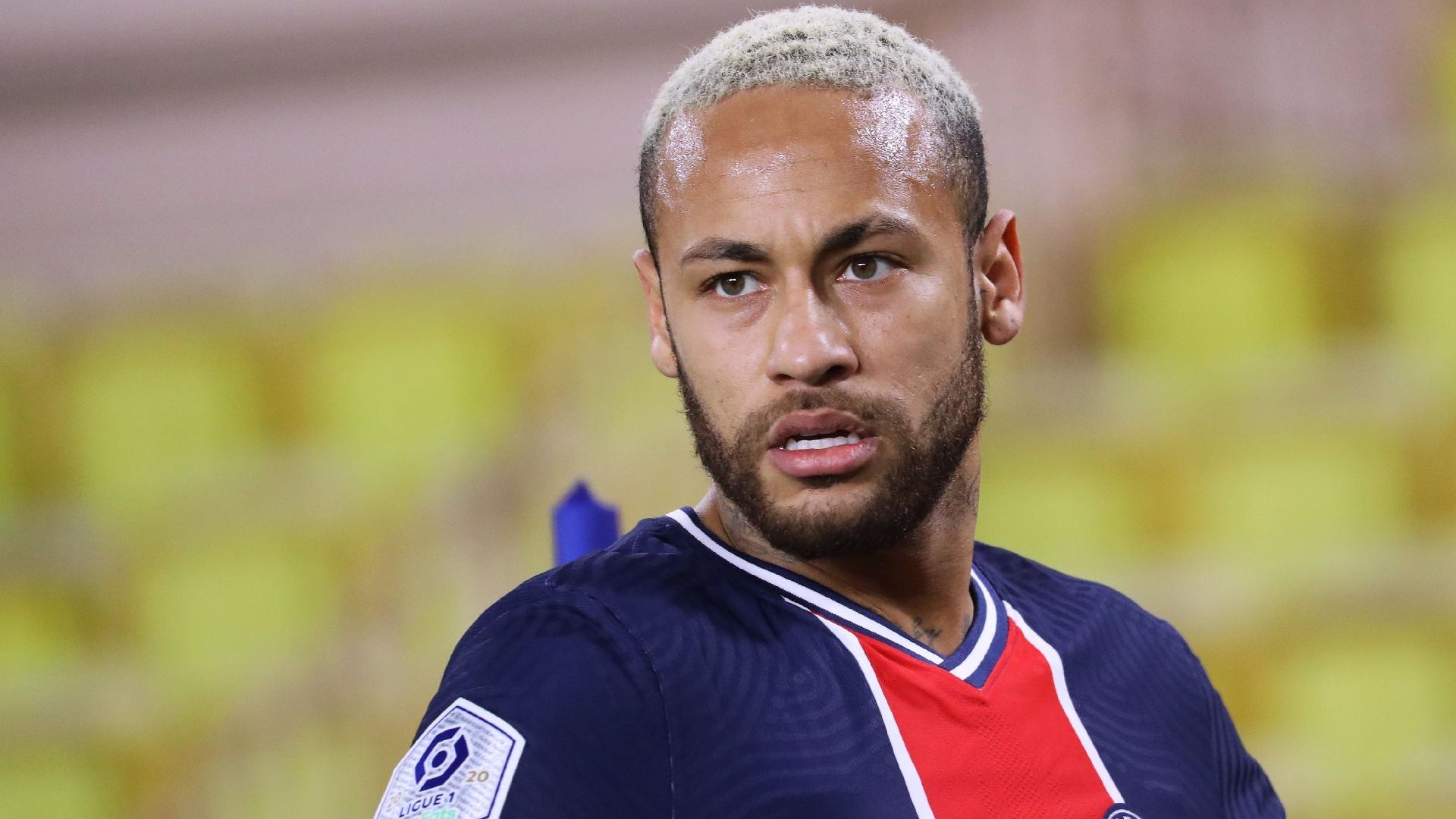 Após ato racista de árbitro, Neymar se pronuncia nas redes sociais e recebe apoio: “Bateu em um dói em todos”