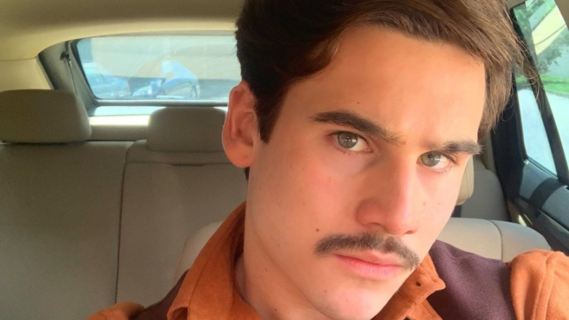 Nicolas Prattes é enaltecido por seu desempenho em ‘Éramos Seis’: “Grande ator”