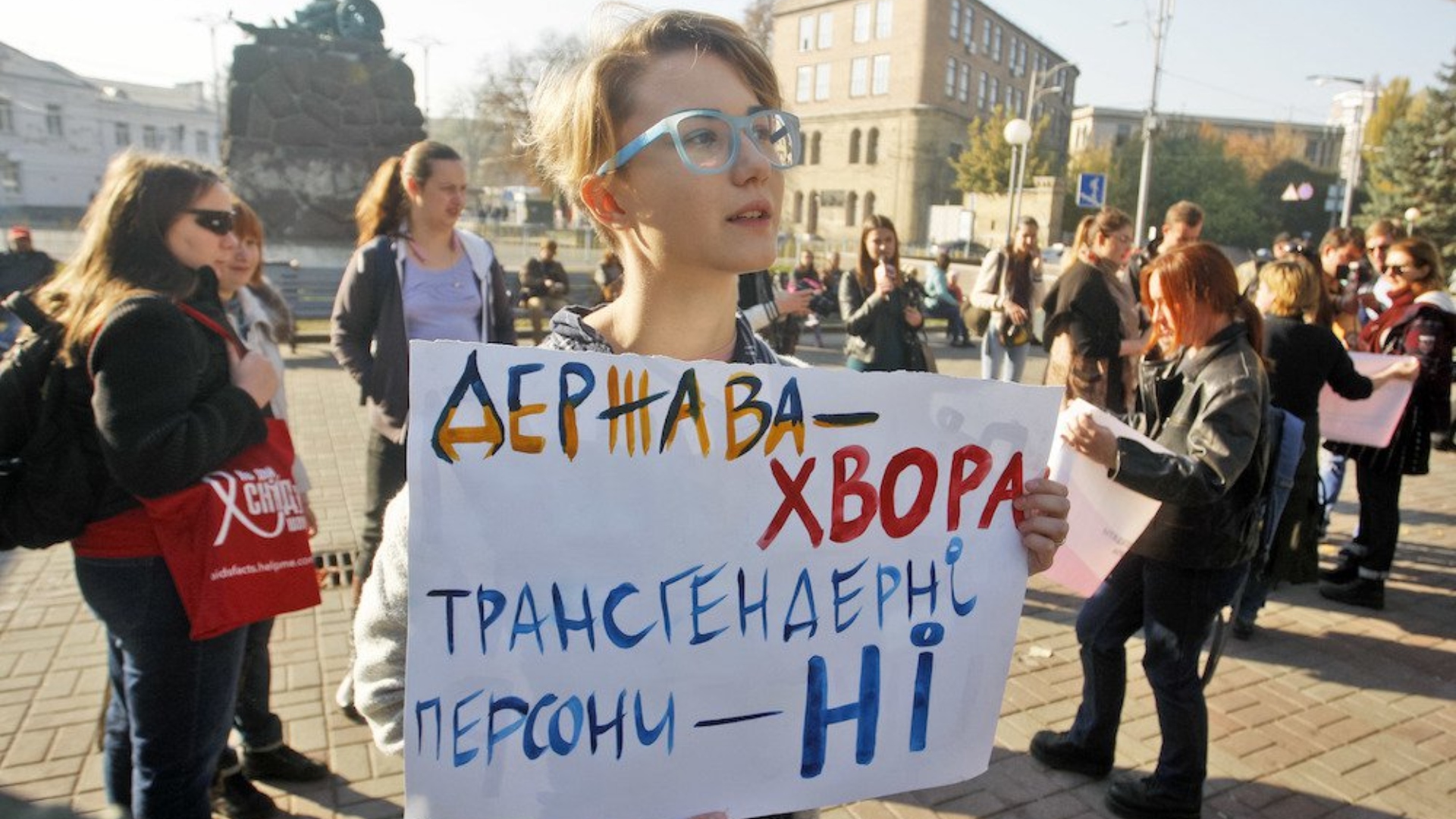 Pessoas trans são impedidas de sair da Ucrânia durante invasão da Rússia