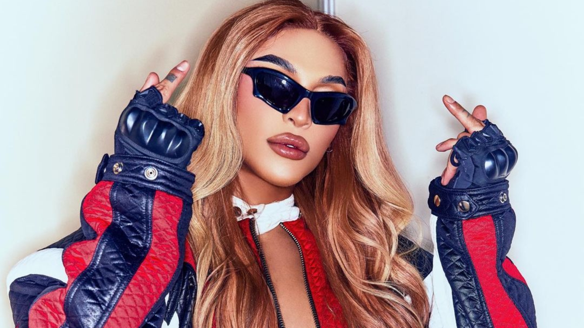 Facebook traz “fashion show” com Pabllo Vittar e desfile de looks co-criadas em grupos da plataforma