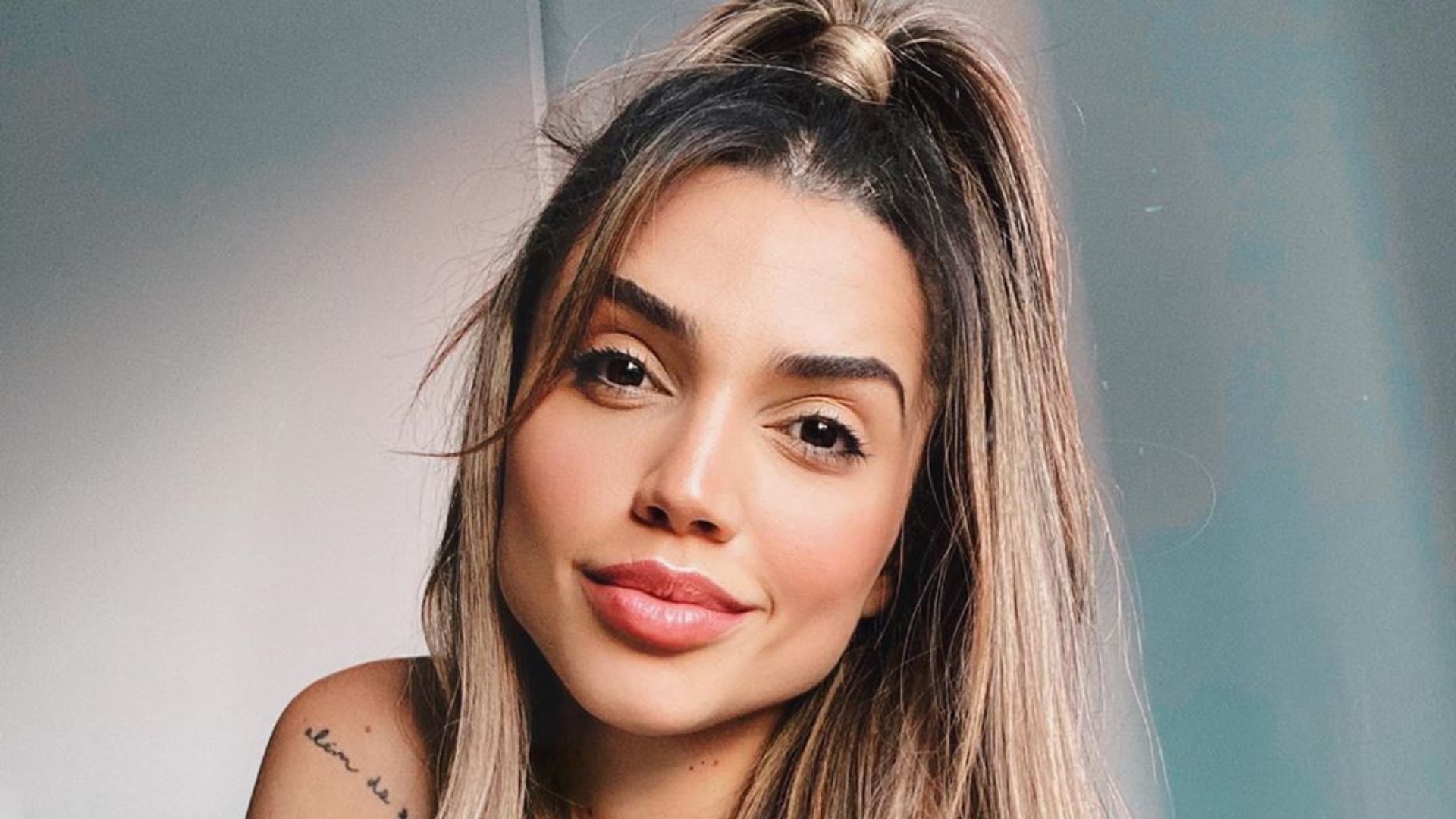 Ex-BBB Paula Amorim desabafa sobre perda dos dois avôs em quinze dias: ” Não estão sendo fáceis esses dias”