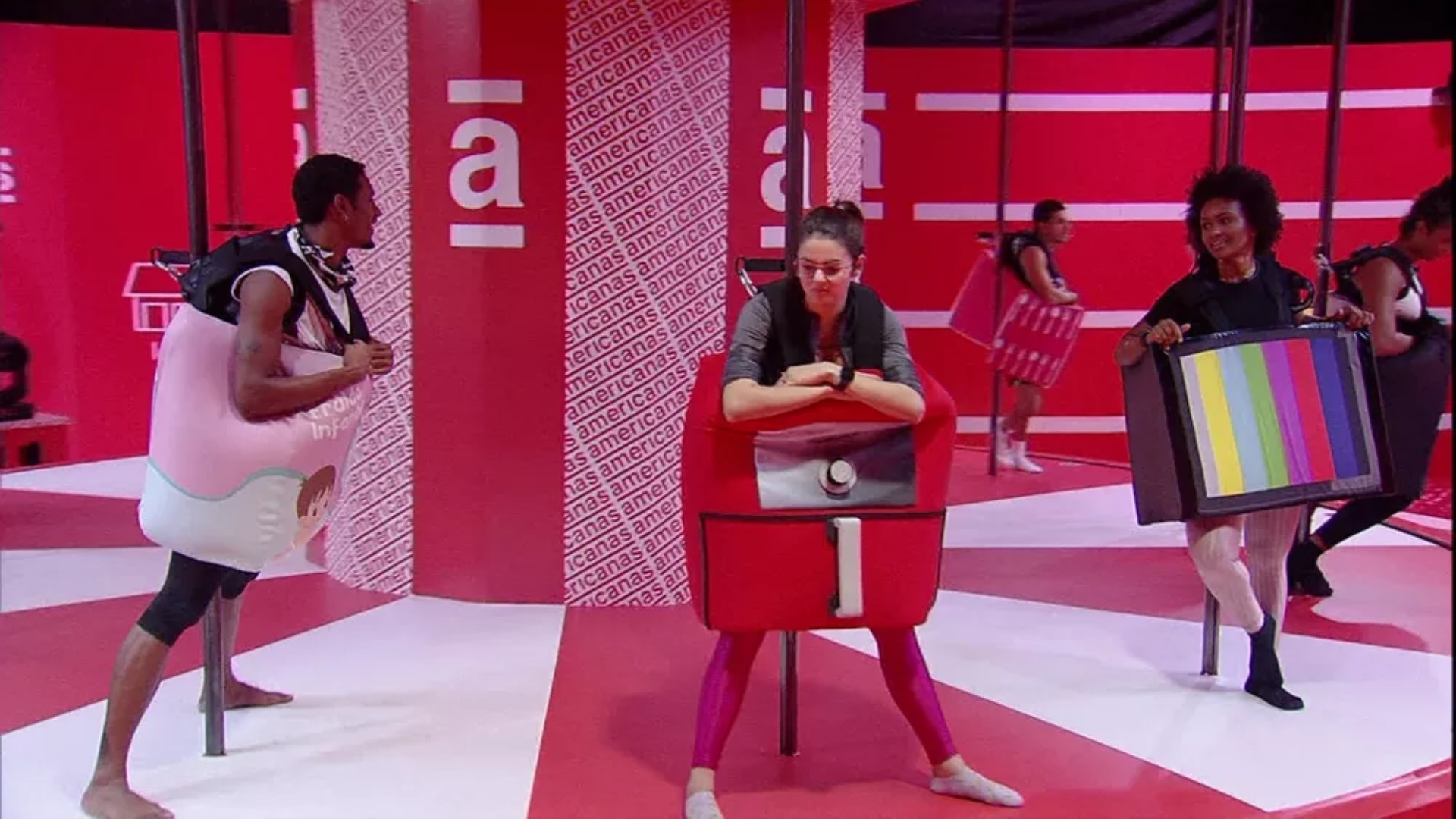 BBB22: Natália acusa Paulo André de “comprar” Linn da Quebrada e os dois discutem