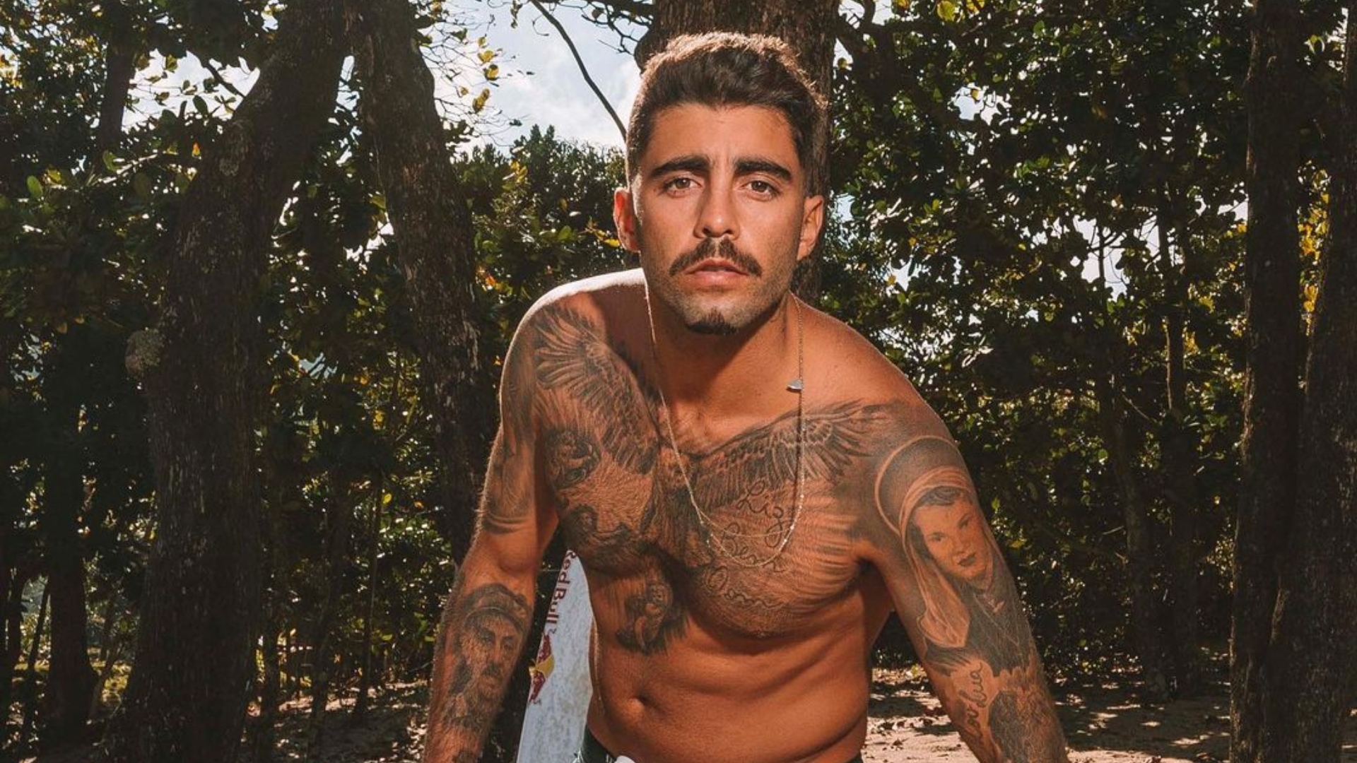 BBB22: Pedro Scooby ameaça a desistir do reality