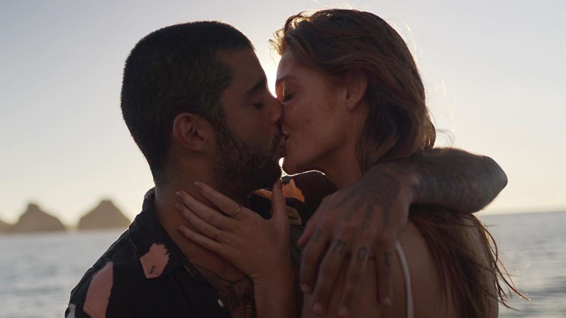 E viva os noivos! Pedro Scooby revela que está casado com Cintia Dicker