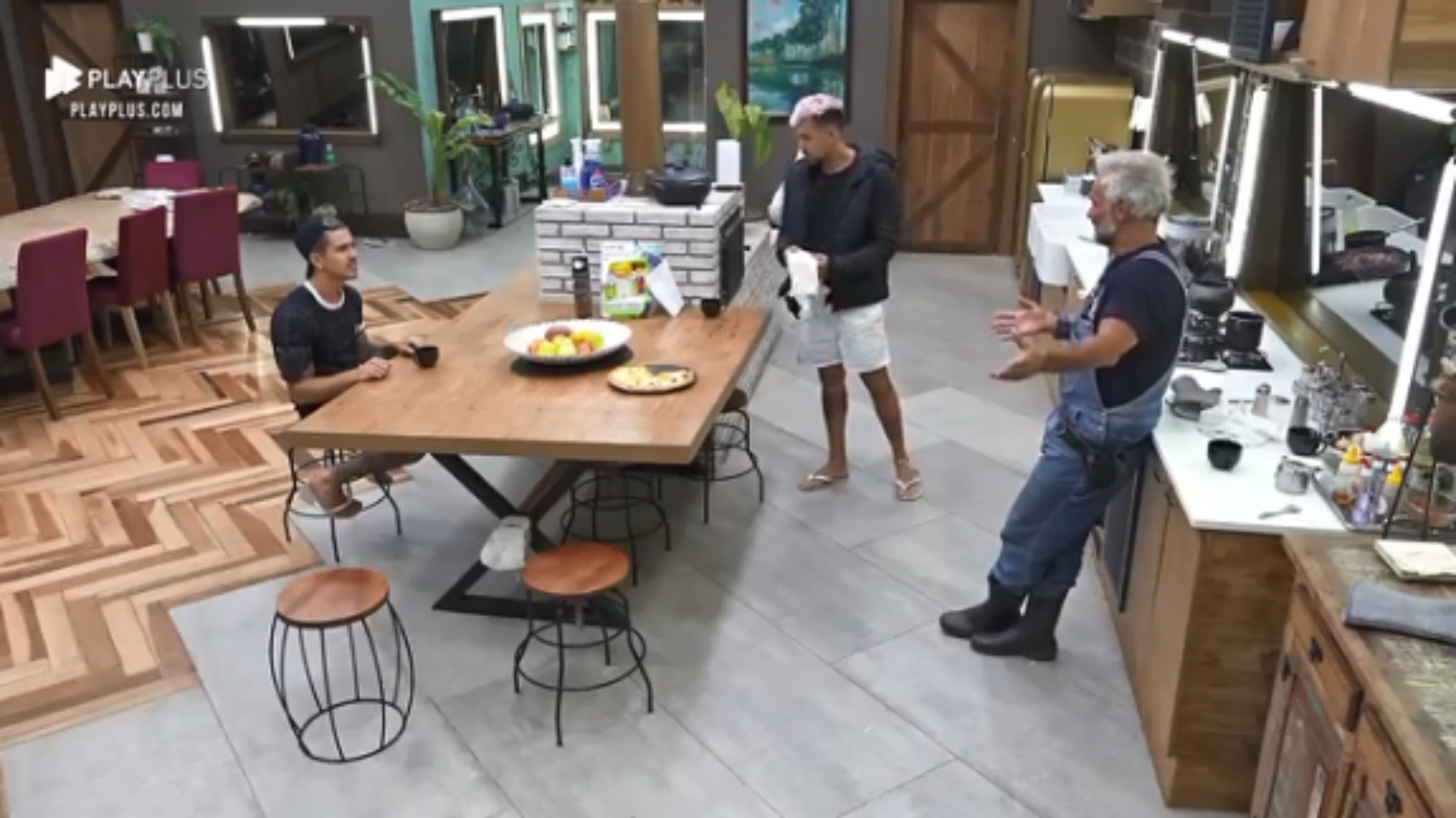 A Fazenda 12: Lipe Ribeiro, Mateus Carrieri e Biel detonam Jakelyne: “Me dá uma raiva”