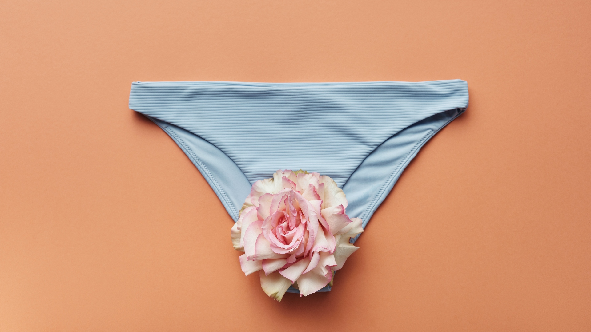 MÊS DA MULHER: O sangue menstrual não tem mau cheiro! Entenda de onde vem o odor típico da menstruação