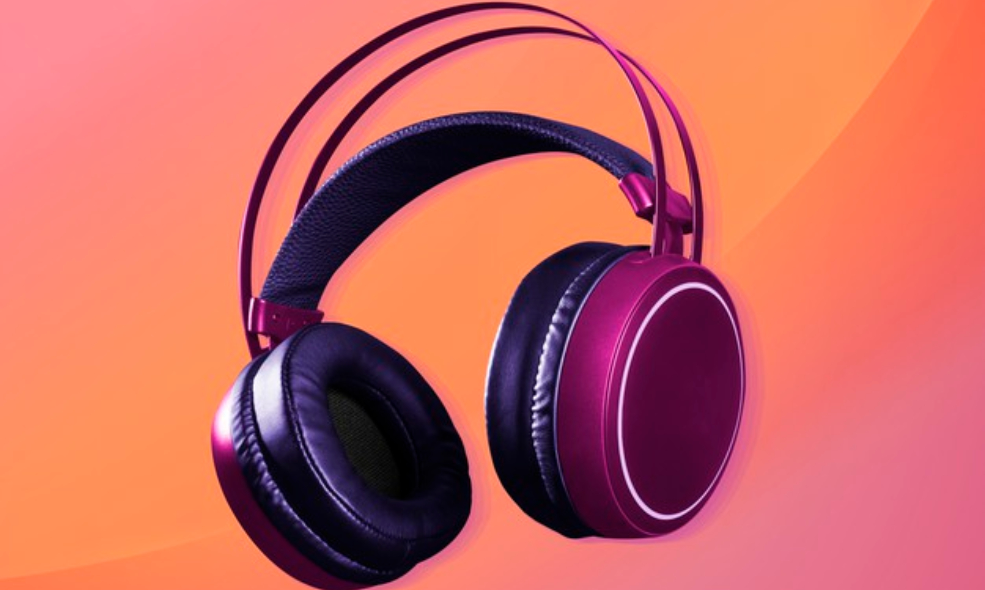 MÊS DO ORGULHO LGBTQIA+: Confira 8 podcasts produzidos por pessoas da comunidade