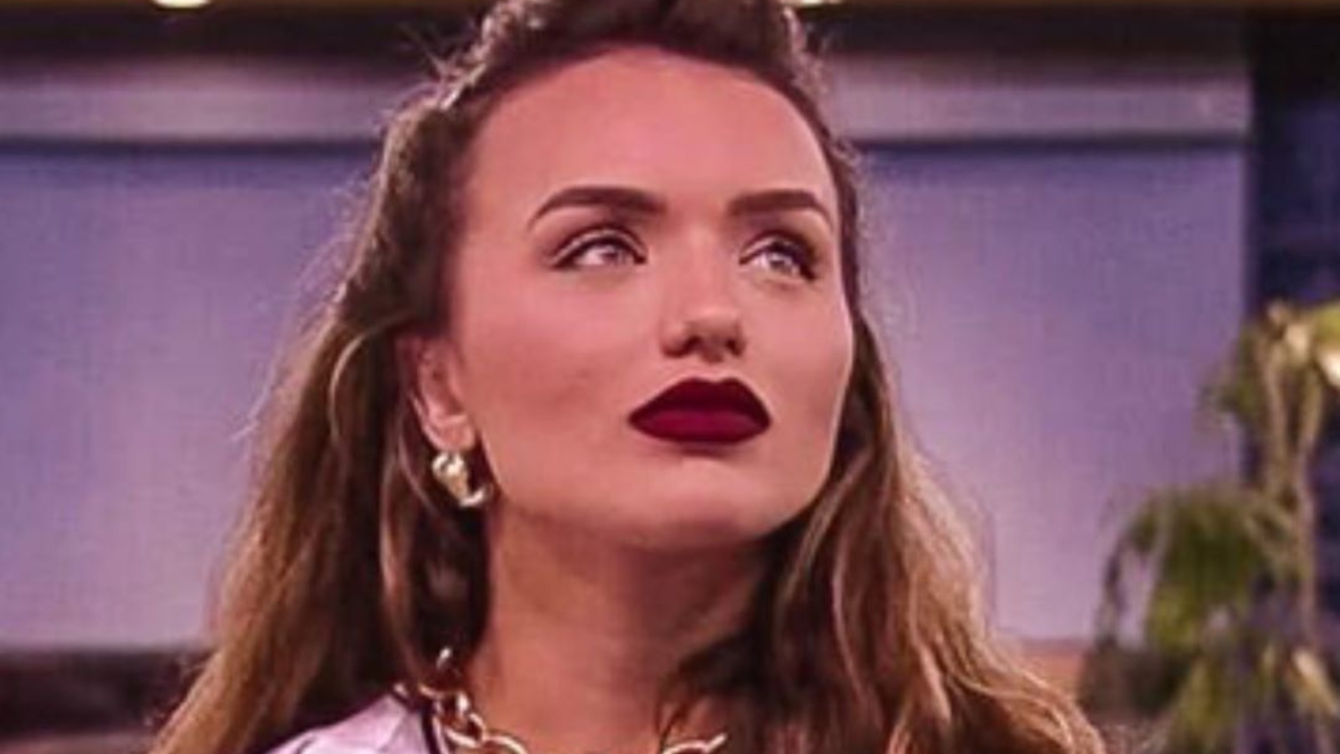 BBB20: Rafa Kalimann aparece com batom baratinho e intenet enlouquece