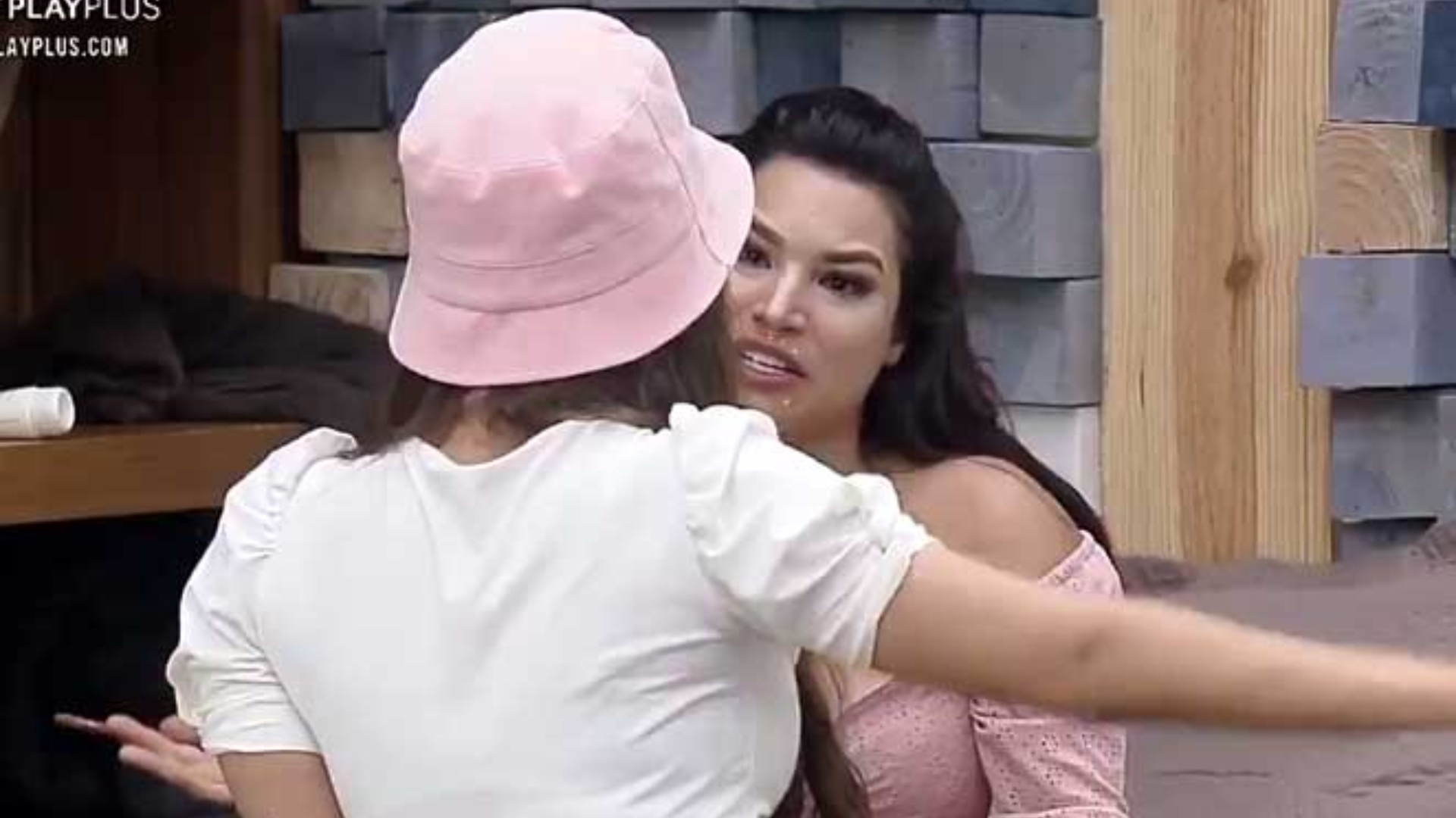 A Fazenda 12: Acabou a amizade? Stéfani Bays e Raíssa Barbosa trocam farpas: “Tá me machucando e tá doendo”