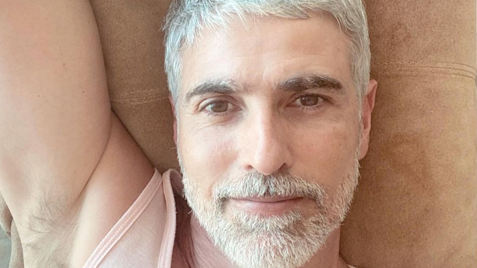 “Somos sexualmente reprimidos”, afirma Reynaldo Gianecchini